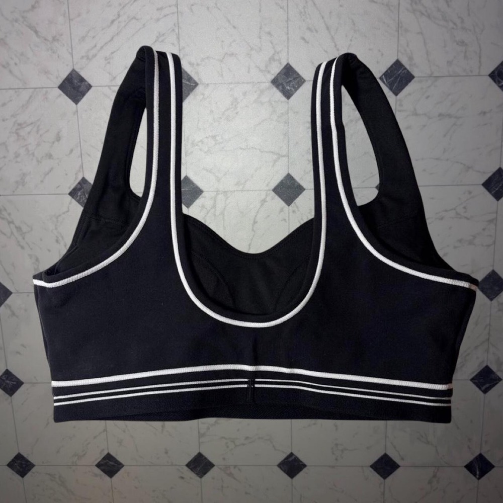 Alo Airbrush Heart Throb Sports Bra Black White Trim SIZE M - Picture 2 of 2